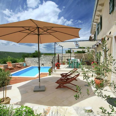 Authentic In Barban With Swimming Pool Trget